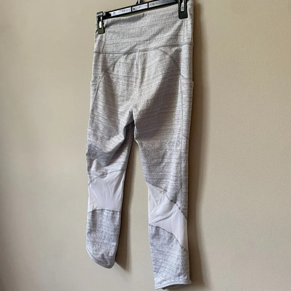 Athleta Women's Small High Rise Jacquard Mesh Chat to Town Capri Crop Leggings - Picture 14 of 16